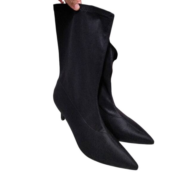 [H256] Solid Black Pointed Toe Slip On Heeled Booties - Picture 6 of 10